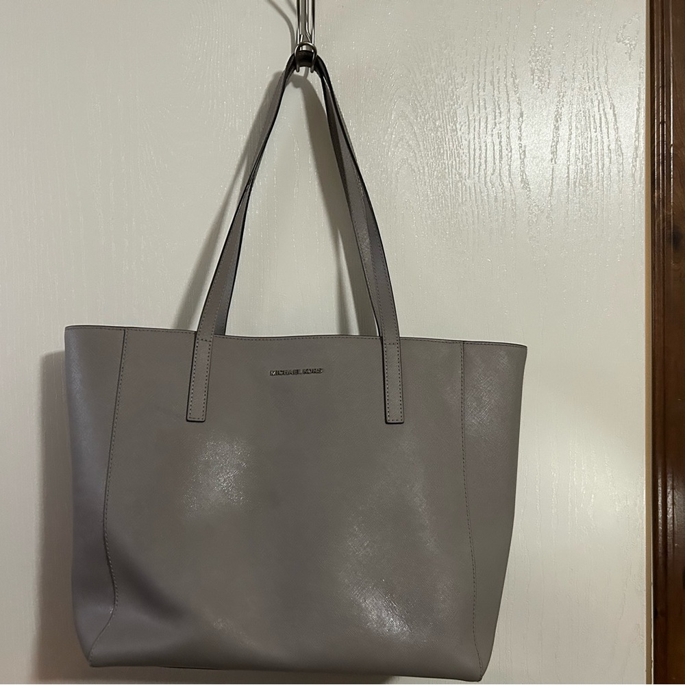 Michael Kors Gray Tote Bag Sleek Minimalist Design